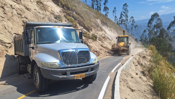 MANTENIMIENTO VIAL EN LA PARROQUIA PICAIHUA: UN ESFUERZO CONJUNTO POR PARTE DEL GADP Y EL GOBIERNO PROVINCIAL DE TUNGURAHUA